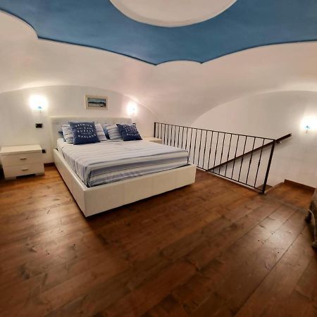 L'Ancorotto Azzurro Apartment กาเอตา ภายนอก รูปภาพ