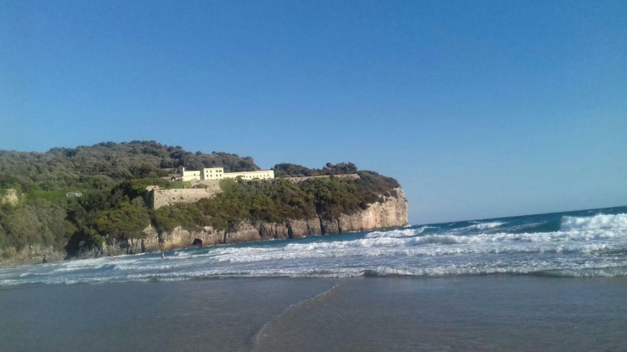 L'Ancorotto Azzurro Apartment กาเอตา ภายนอก รูปภาพ