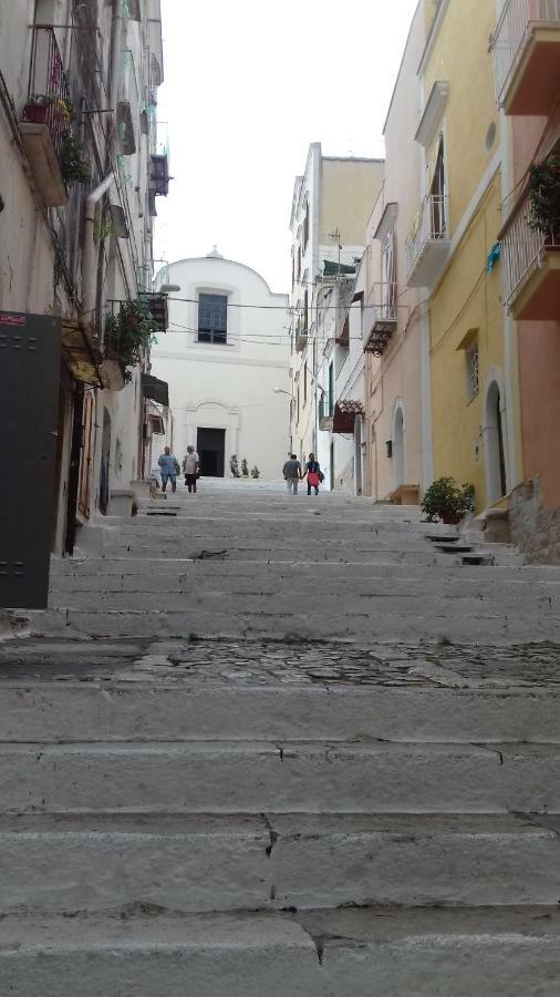 L'Ancorotto Azzurro Apartment กาเอตา ภายนอก รูปภาพ