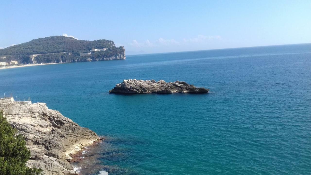L'Ancorotto Azzurro Apartment กาเอตา ภายนอก รูปภาพ
